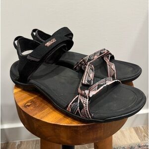 Teva Sandals Women’s Size 8